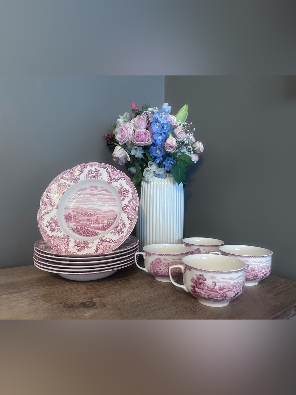 Johnson Bros Old Britain Castles Plates and Teacups Set